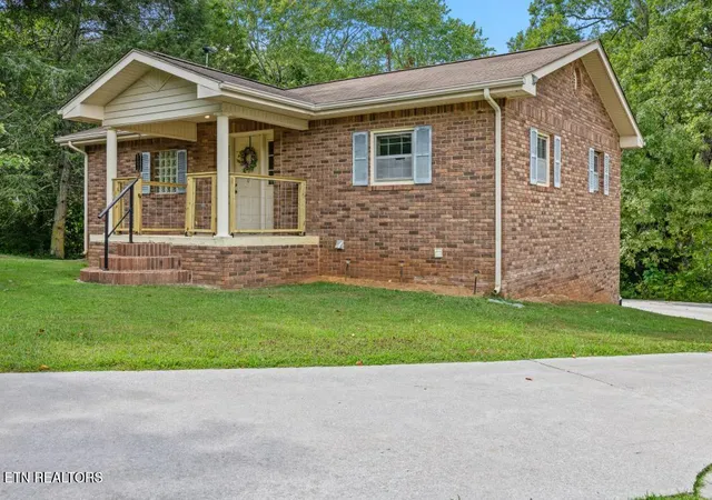 Single family home for sale at 1020 Bledsoe Dr, Etowah, TN 37331 | MLS# 1355266