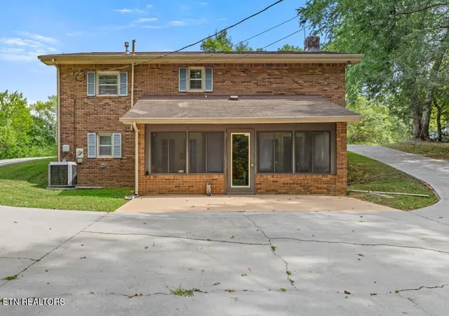 Photo 4 of Single family home for sale at 1020 Bledsoe Dr, Etowah, TN 37331 | MLS# 1355266 | Listing updated on 2026-09-11