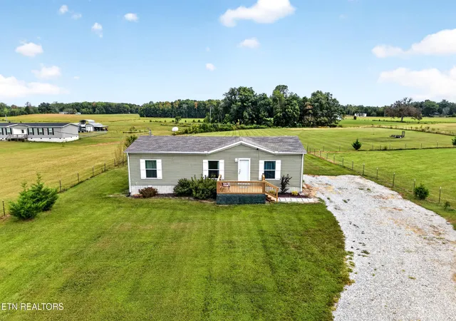 Photo 1 of Single family home for sale at 2641 Wildcat Rd, Sparta, TN 38583 | MLS# 1355303 | Listing updated on 2026-09-12