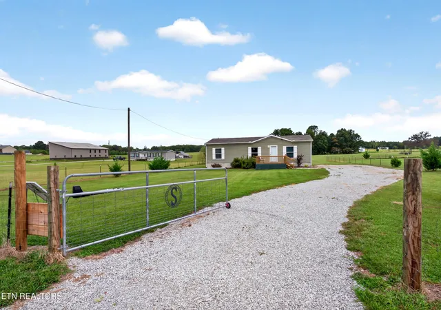 Photo 3 of Single family home for sale at 2641 Wildcat Rd, Sparta, TN 38583 | MLS# 1355303 | Listing updated on 2026-09-12