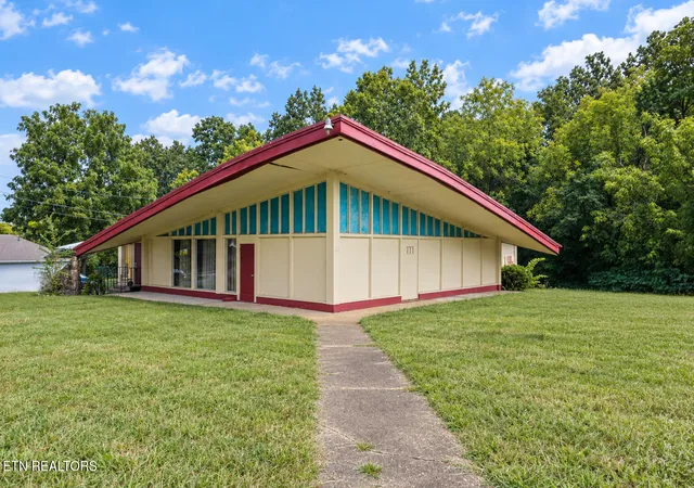 Photo 2 of Single family home for sale at 5022 Inskip Rd, Knoxville, TN 37912 | MLS# 1355376 | Listing updated on 2026-09-13