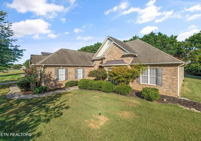 Photo 3 of Single family home for sale at 3845 Holly Berry Dr, Knoxville, TN 37938 | MLS# 1355345 | Listing updated on 2026-10-02