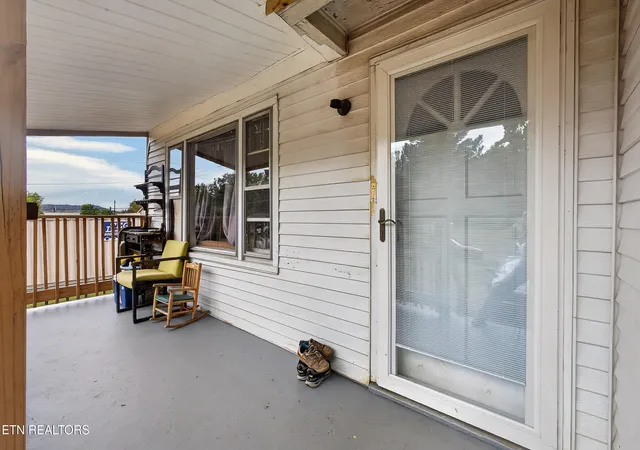 Photo 3 of Single family home for sale at 205 Shasta Dr, Knoxville, TN 37912 | MLS# 1355351 | Listing updated on 2026-09-23