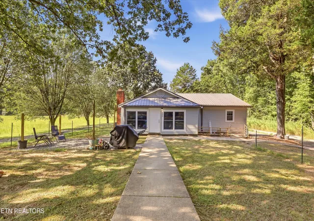 Photo 2 of Single family home for sale at 634 Johnson Rd, Oliver Springs, TN 37840 | MLS# 1356404 | Listing updated on 2026-09-22
