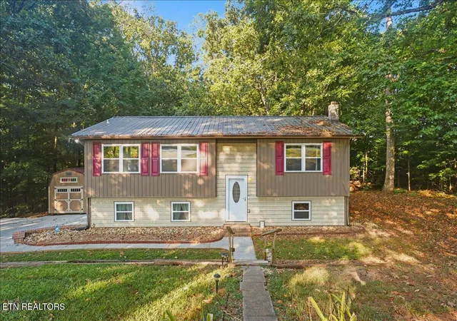 Photo 2 of Sale Pending at 6901 Howard School Rd, Maryville, TN 37801 | MLS# 1355621 | Listing updated on 2026-09-18