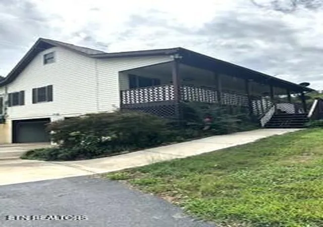 Photo 3 of Single family home for sale at 129 Pleasant Hl Rd, Sweetwater, TN 37874 | MLS# 1355382 | Listing updated on 2026-09-17