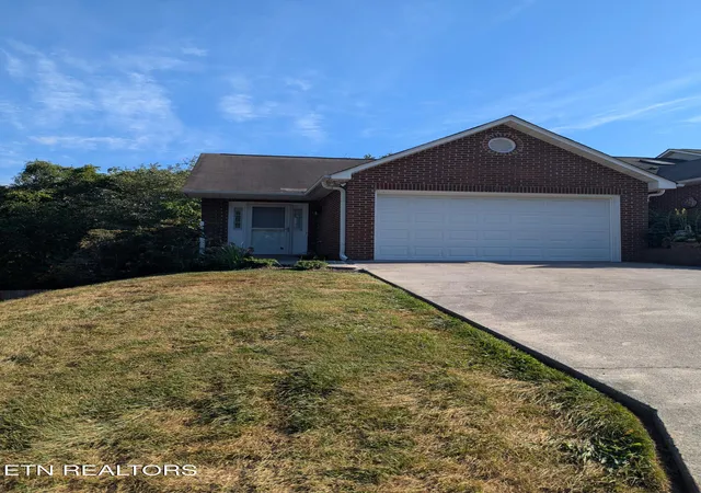 Condo for sale at 2446 Glen Meadow Rd, Knoxville, TN 37909 | MLS# 1355628