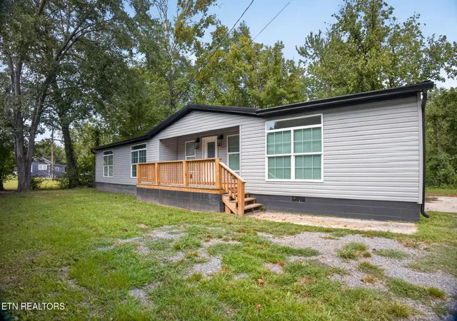 Photo 2 of Single family home for sale at 810 1/2 Rochester Ave, Middlesboro, KY 40965 | MLS# 1355373 | Listing updated on 2026-10-01