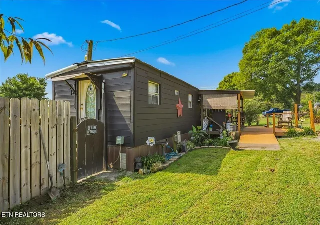 Photo 3 of Single family home for sale at 246 Midway Cir, Midway, TN 37809 | MLS# 1355514 | Listing updated on 2026-10-07