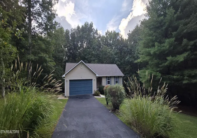 Photo 1 of Sale Pending at 51 Crossbow Cir, Crossville, TN 38555 | MLS# 1355364 | Listing updated on 2026-09-17