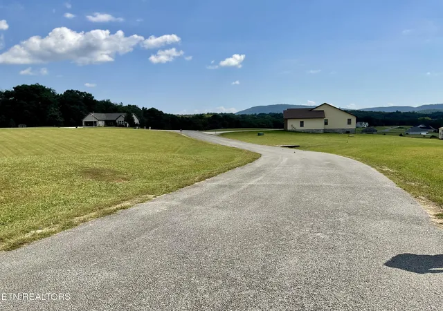Photo 3 of Single family home for sale at 370 Est Loop Tr, Crossville, TN 38555 | MLS# 1355592 | Listing updated on 2026-09-15