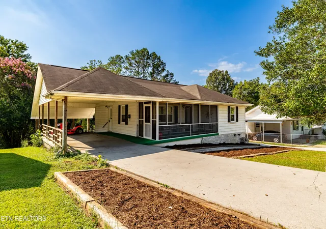 Photo 2 of Single family home for sale at 111 Sanford Ln, Oak Ridge, TN 37830 | MLS# 1355752 | Listing updated on 2026-09-17