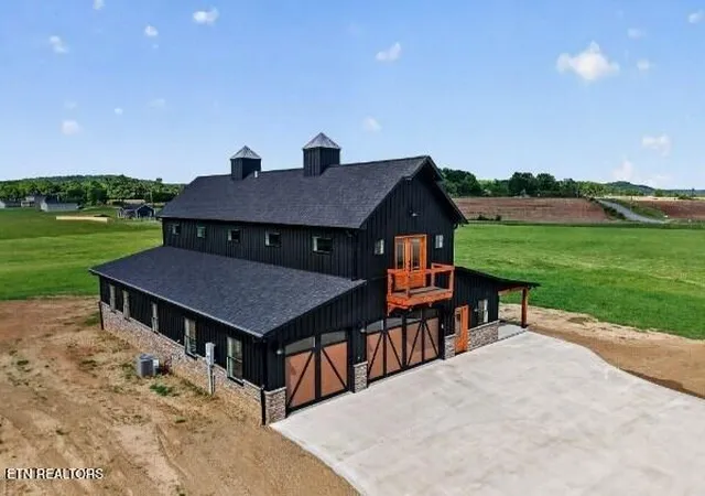 Photo 2 of Single family home for sale at 169 Cattlemans Dr, Sparta, TN 38583 | MLS# 1355371 | Listing updated on 2026-09-13