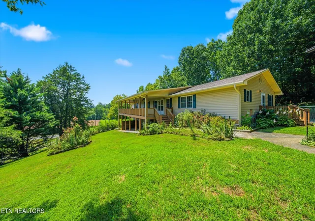 Photo 3 of Single family home for sale at 340/342 Bank St, Tellico Plains, TN 37385 | MLS# 1355378 | Listing updated on 2026-09-14