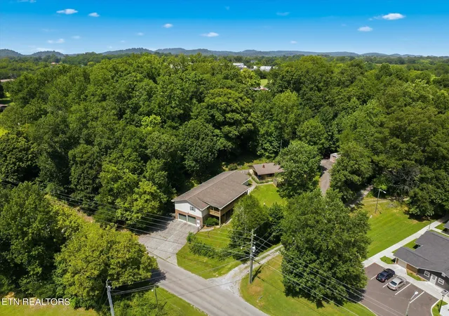 Photo 4 of Single family home for sale at 340/342 Bank St, Tellico Plains, TN 37385 | MLS# 1355378 | Listing updated on 2026-09-14
