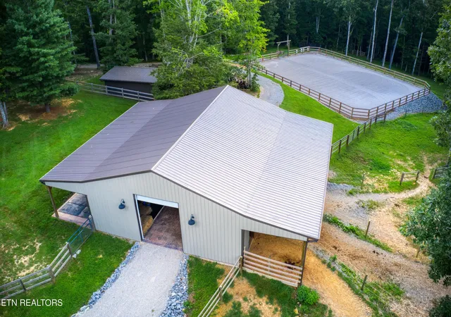 Photo 1 of Single family home for sale at 328 Briar Point Rd, Allardt, TN 38504 | MLS# 1356532 | Listing updated on 2026-09-24