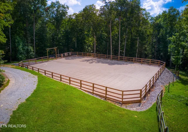 Photo 2 of Single family home for sale at 328 Briar Point Rd, Allardt, TN 38504 | MLS# 1356532 | Listing updated on 2026-09-24