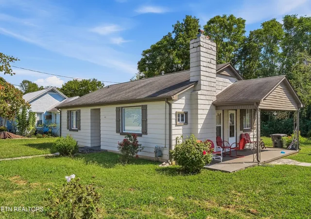 Photo 1 of Single family home for sale at 121 Walker St, Sparta, TN 38583 | MLS# 1355402 | Listing updated on 2026-09-14