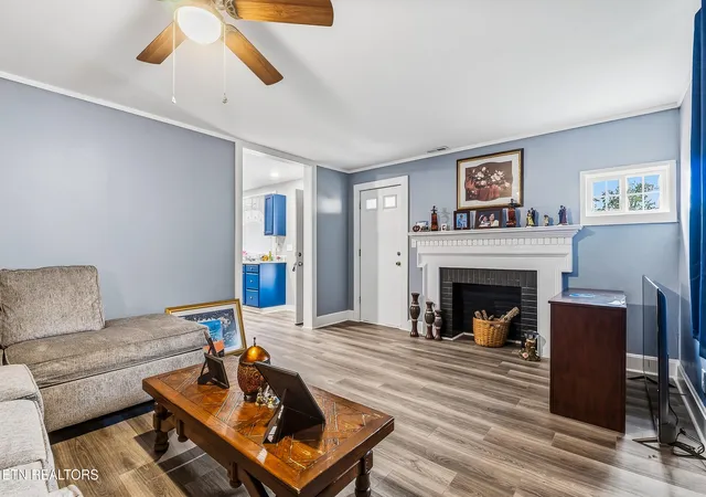 Photo 3 of Single family home for sale at 121 Walker St, Sparta, TN 38583 | MLS# 1355402 | Listing updated on 2026-09-14
