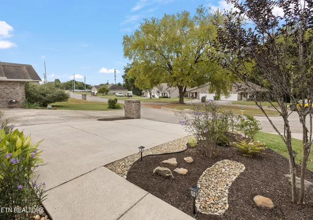 Photo 3 of Sale Pending at 120 Dockery, Maryville, TN 37804 | MLS# 1355887 | Listing updated on 2026-09-24
