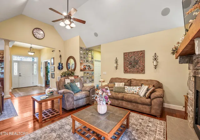 Photo 3 of Sale Pending at 4405 Huffs Fry Rd, Loudon, TN 37774 | MLS# 1355656 | Listing updated on 2026-09-24