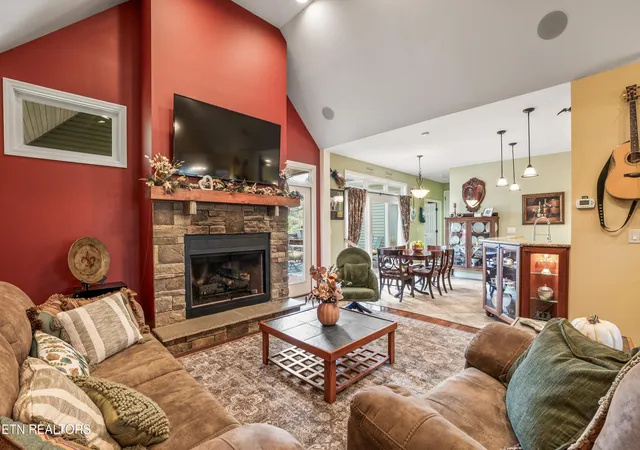 Photo 3 of Sale Pending at 4405 Huffs Fry Rd, Loudon, TN 37774 | MLS# 1355656 | Listing updated on 2026-09-24