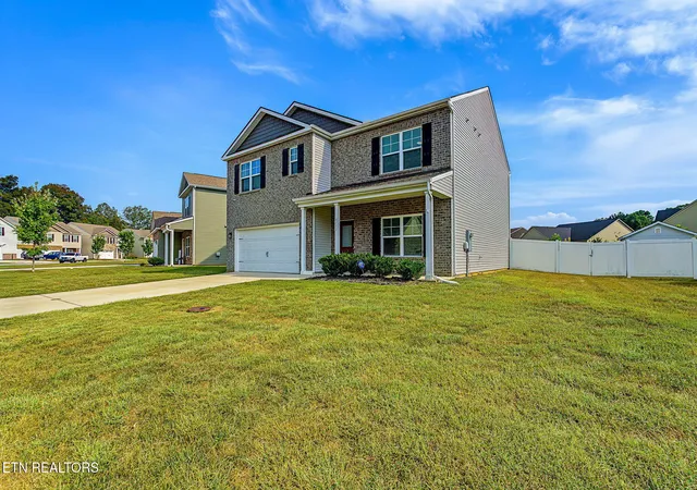 Photo 2 of Single family home for sale at 4777 Willow Blf Cir, Knoxville, TN 37914 | MLS# 1356612 | Listing updated on 2026-10-08