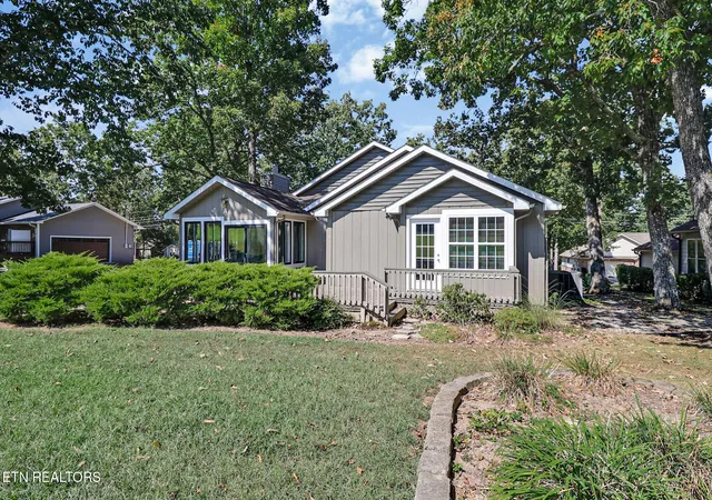Photo 3 of Sale Pending at 110 Fairway Dr, Crossville, TN 38558 | MLS# 1355544 | Listing updated on 2026-09-18