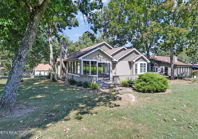 Photo 3 of Sale Pending at 110 Fairway Dr, Crossville, TN 38558 | MLS# 1355544 | Listing updated on 2026-09-18