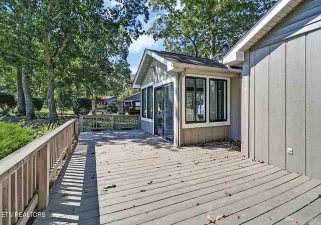 Photo 4 of Sale Pending at 110 Fairway Dr, Crossville, TN 38558 | MLS# 1355544 | Listing updated on 2026-09-18