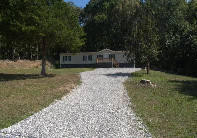 Photo 1 of Single family home for sale at 2549 River Rd, Kingston, TN 37763 | MLS# 1355881 | Listing updated on 2026-09-17