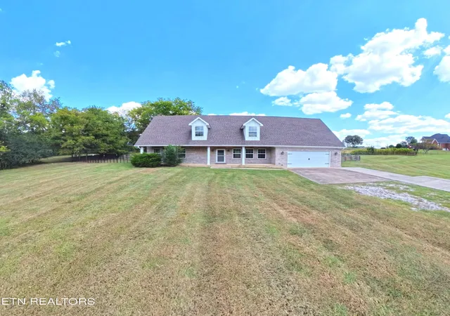 Photo 1 of Single family home for sale at 2107 Double Branch Rd, Columbia, TN 38401 | MLS# 1355433 | Listing updated on 2026-09-16