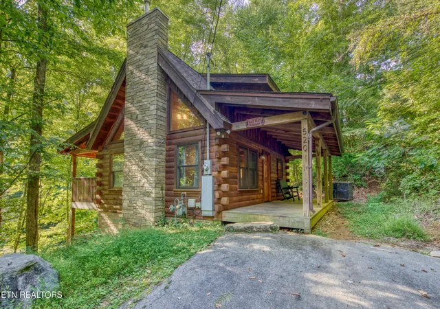 Photo 3 of Single family home for sale at 520 Ogle Dr, Pigeon Forge, TN 37863 | MLS# 1355474 | Listing updated on 2026-09-14