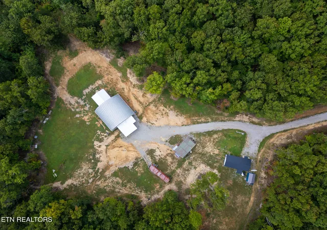 Photo 3 of Single family home for sale at 1445 Coon Holw Rd, Sunbright, TN 37872 | MLS# 1355718 | Listing updated on 2026-09-25