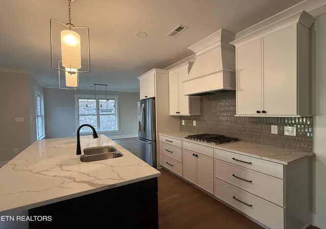 Photo 3 of Single family home for sale at 77 Royal Troon Cir, Oak Ridge, TN 37830 | MLS# 1355746 | Listing updated on 2026-09-17