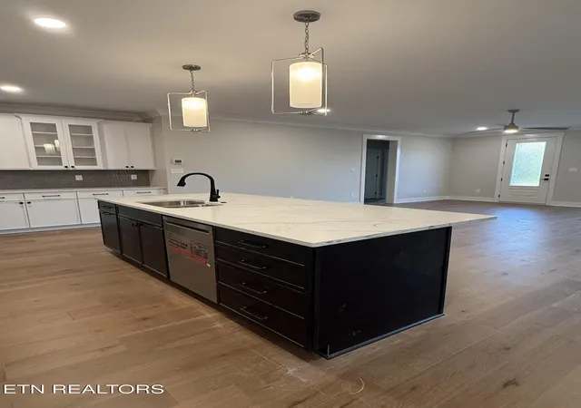 Photo 4 of Single family home for sale at 77 Royal Troon Cir, Oak Ridge, TN 37830 | MLS# 1355746 | Listing updated on 2026-09-17