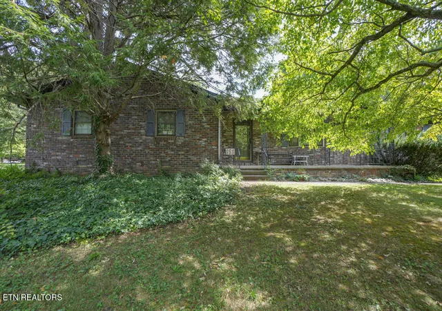 Photo 1 of Sale Pending at 853 W Cunningham St, Alcoa, TN 37701 | MLS# 1355703 | Listing updated on 2026-09-25