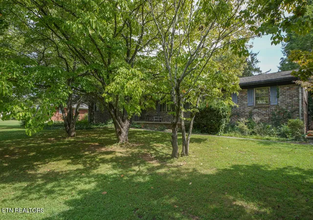 Photo 3 of Sale Pending at 853 W Cunningham St, Alcoa, TN 37701 | MLS# 1355703 | Listing updated on 2026-09-25