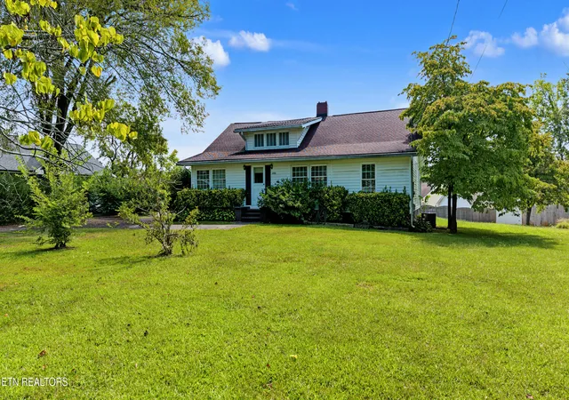 Photo 3 of Single family home for sale at 2330 Sevierville Rd, Maryville, TN 37804 | MLS# 1355840 | Listing updated on 2026-09-25