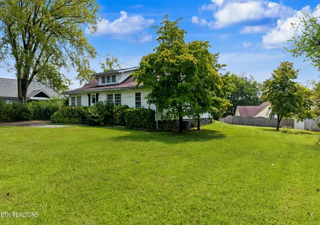 Photo 3 of Single family home for sale at 2330 Sevierville Rd, Maryville, TN 37804 | MLS# 1355840 | Listing updated on 2026-09-25