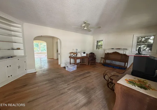 Photo 2 of Single family home for sale at 3313 Orlando St, Knoxville, TN 37917 | MLS# 1355910 | Listing updated on 2026-10-07