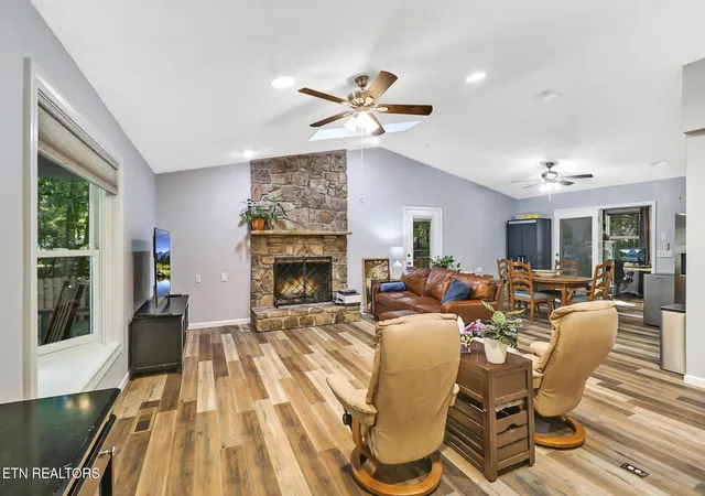Photo 4 of Single family home for sale at 153 Lakeside Dr, Crossville, TN 38558 | MLS# 1355678 | Listing updated on 2026-09-16