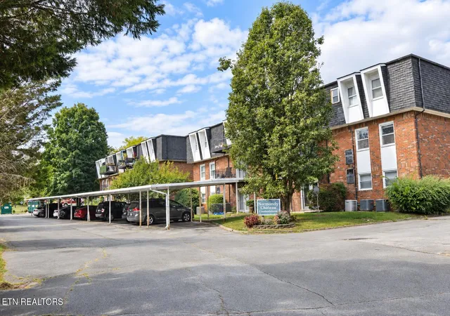 Photo 1 of Sale Pending at 1617 Woodrow Dr #512, Knoxville, TN 37918 | MLS# 1355661 | Listing updated on 2026-09-27