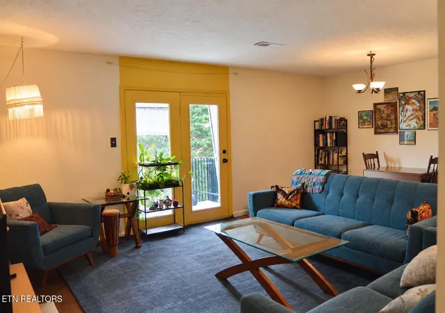 Photo 2 of Sale Pending at 1617 Woodrow Dr #512, Knoxville, TN 37918 | MLS# 1355661 | Listing updated on 2026-09-27