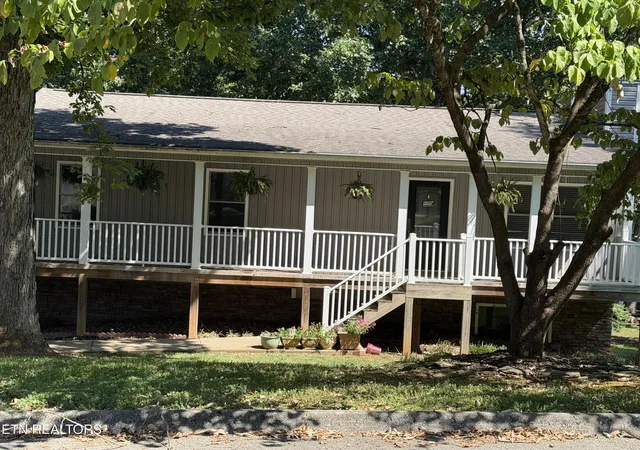 Photo 1 of Single family home for sale at 1113 E Woodshire Dr, Knoxville, TN 37922 | MLS# 1355884 | Listing updated on 2026-09-24