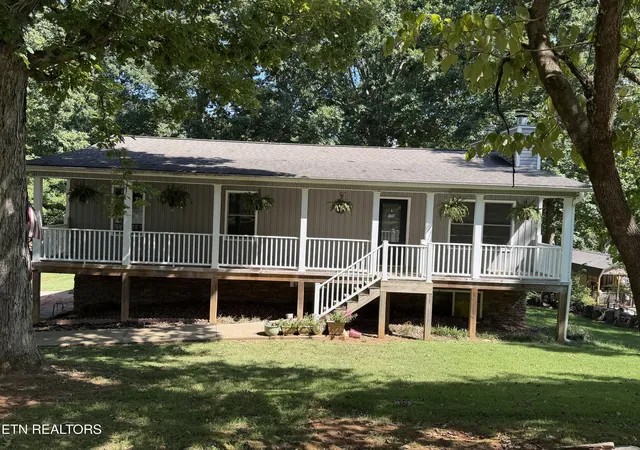 Photo 2 of Single family home for sale at 1113 E Woodshire Dr, Knoxville, TN 37922 | MLS# 1355884 | Listing updated on 2026-09-24