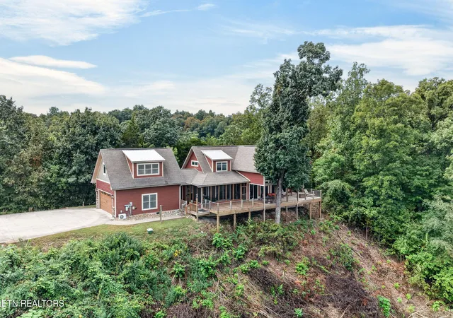 Photo 2 of Single family home for sale at 2070 Holly Bnd Dr, Byrdstown, TN 38549 | MLS# 1355471 | Listing updated on 2026-09-14