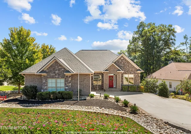 Photo 1 of Single family home for sale at 215 Tecumseh Way, Loudon, TN 37774 | MLS# 1355579 | Listing updated on 2026-09-18
