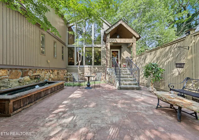 Photo 3 of Single family home for sale at 137 Chamberlain Blvd, Knoxville, TN 37920 | MLS# 1355536 | Listing updated on 2026-10-07