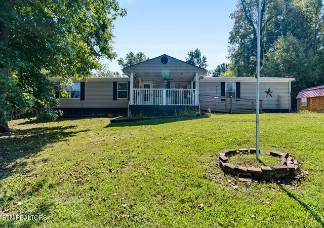 Photo 2 of Single family home for sale at 122 Holber Rd, Harriman, TN 37748 | MLS# 1355634 | Listing updated on 2026-10-05